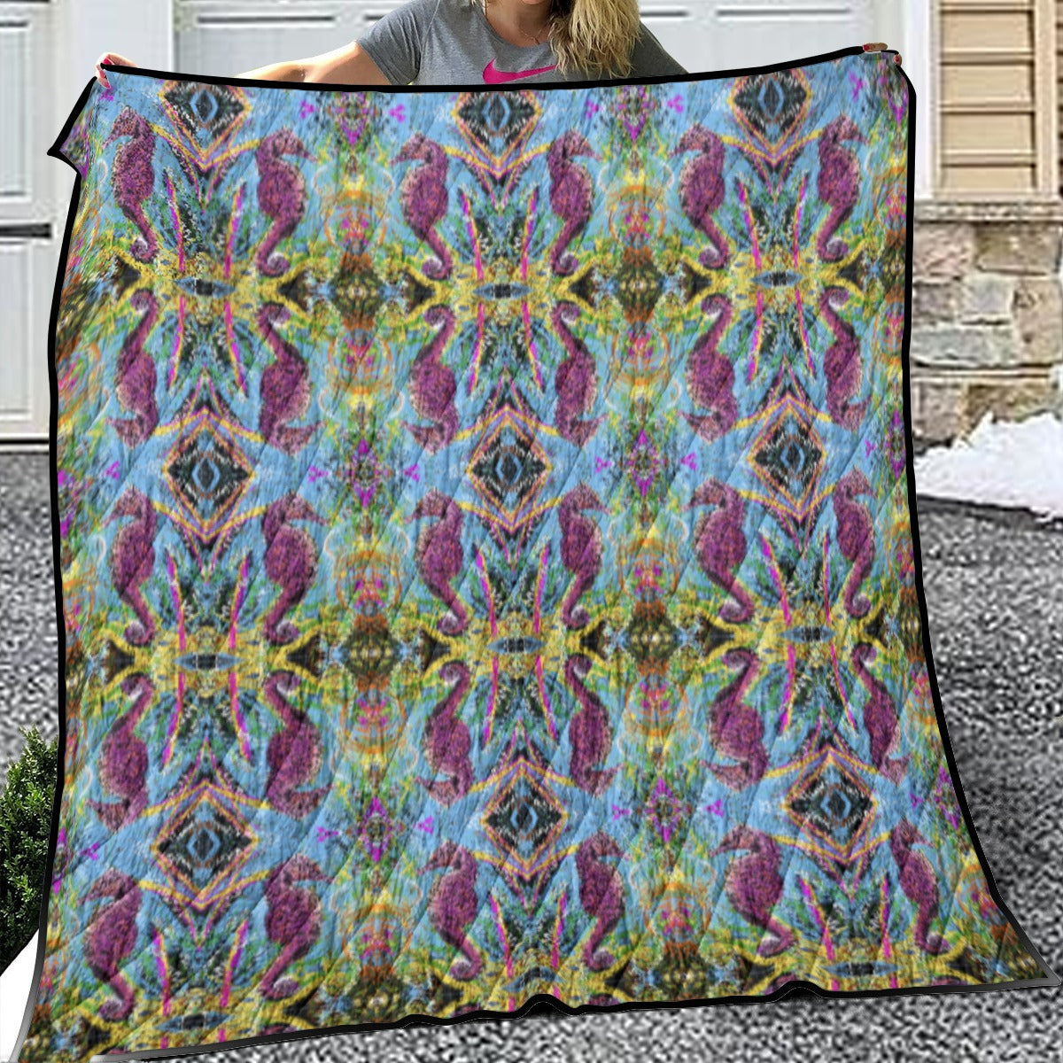 Seahorse Pattern Lightweight & Breathable Quilt With Edge-wrapping Strips